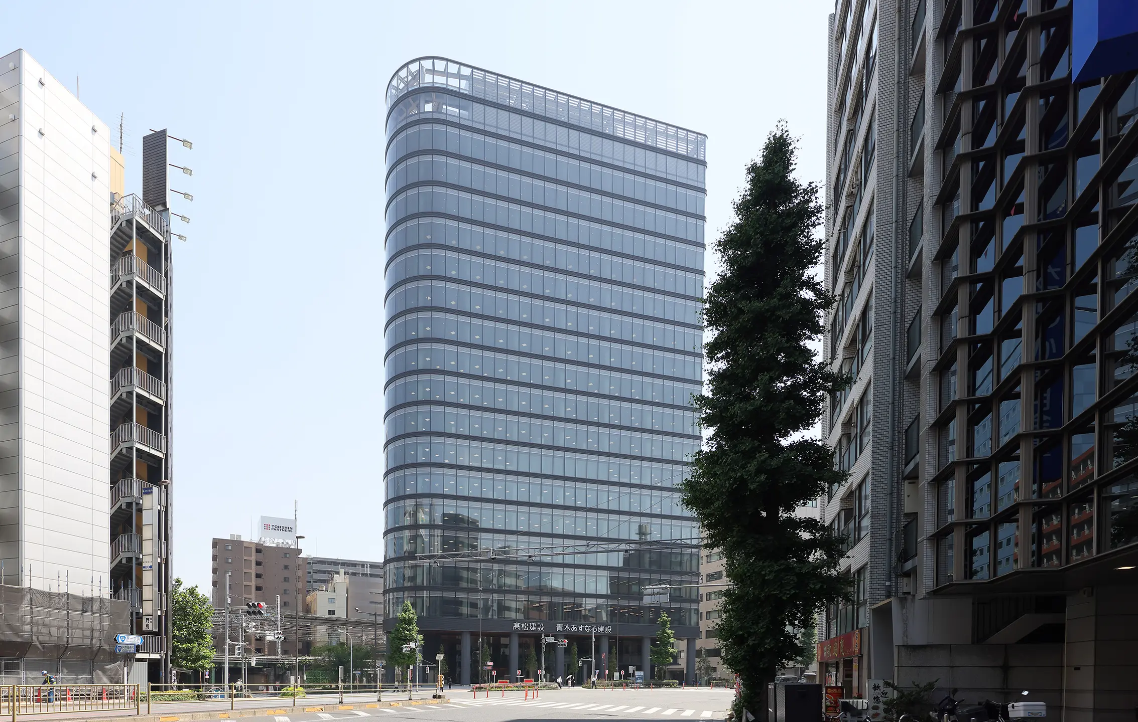 タカマツグループビル群写真